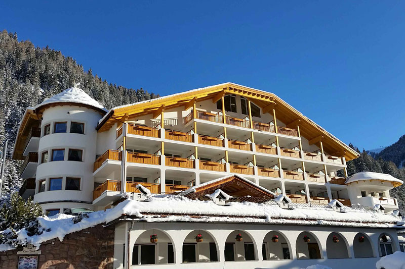 Hotel Cesa Tyrol - www.hotelcesatyrol.com - Tel: 0462601156