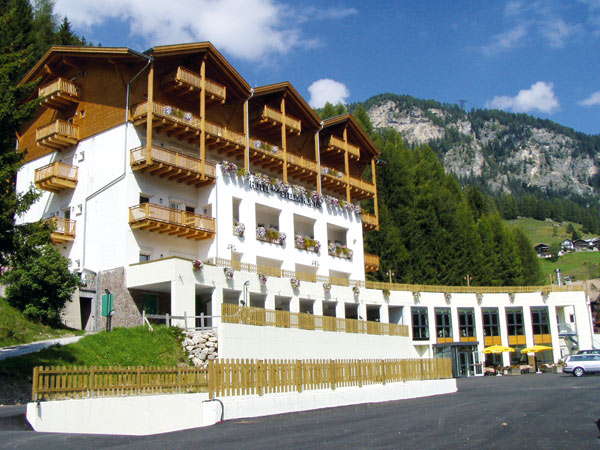 Hotel Stella Montis - www.stellamontis.it - Tel: 0462750310